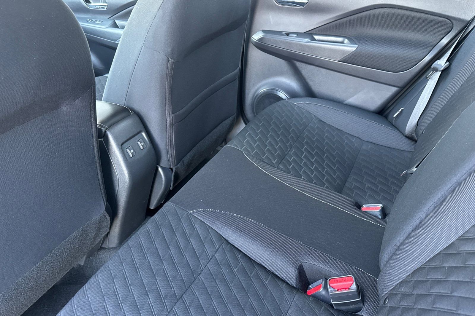 Used 2023 Nissan Kicks SV image 12