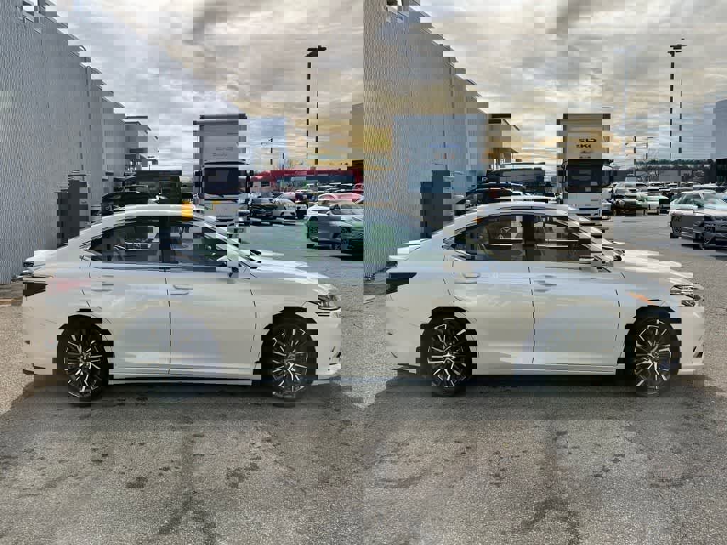 Used 2022 Lexus ES 350 w/ Premium Package image 7