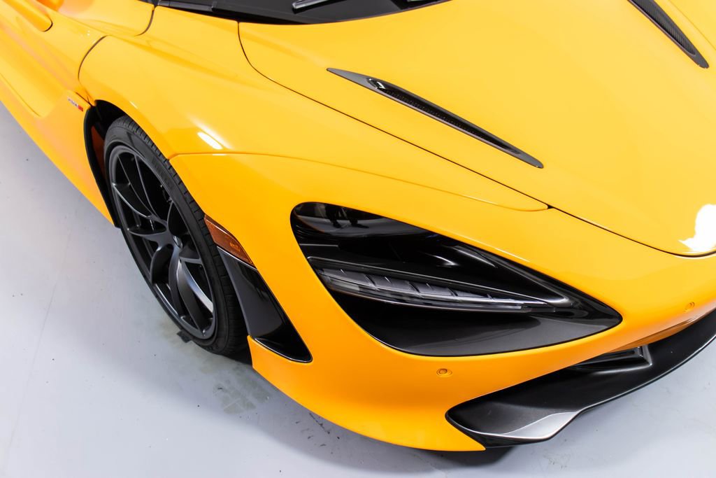 Used 2021 McLaren 720S Performance image 12
