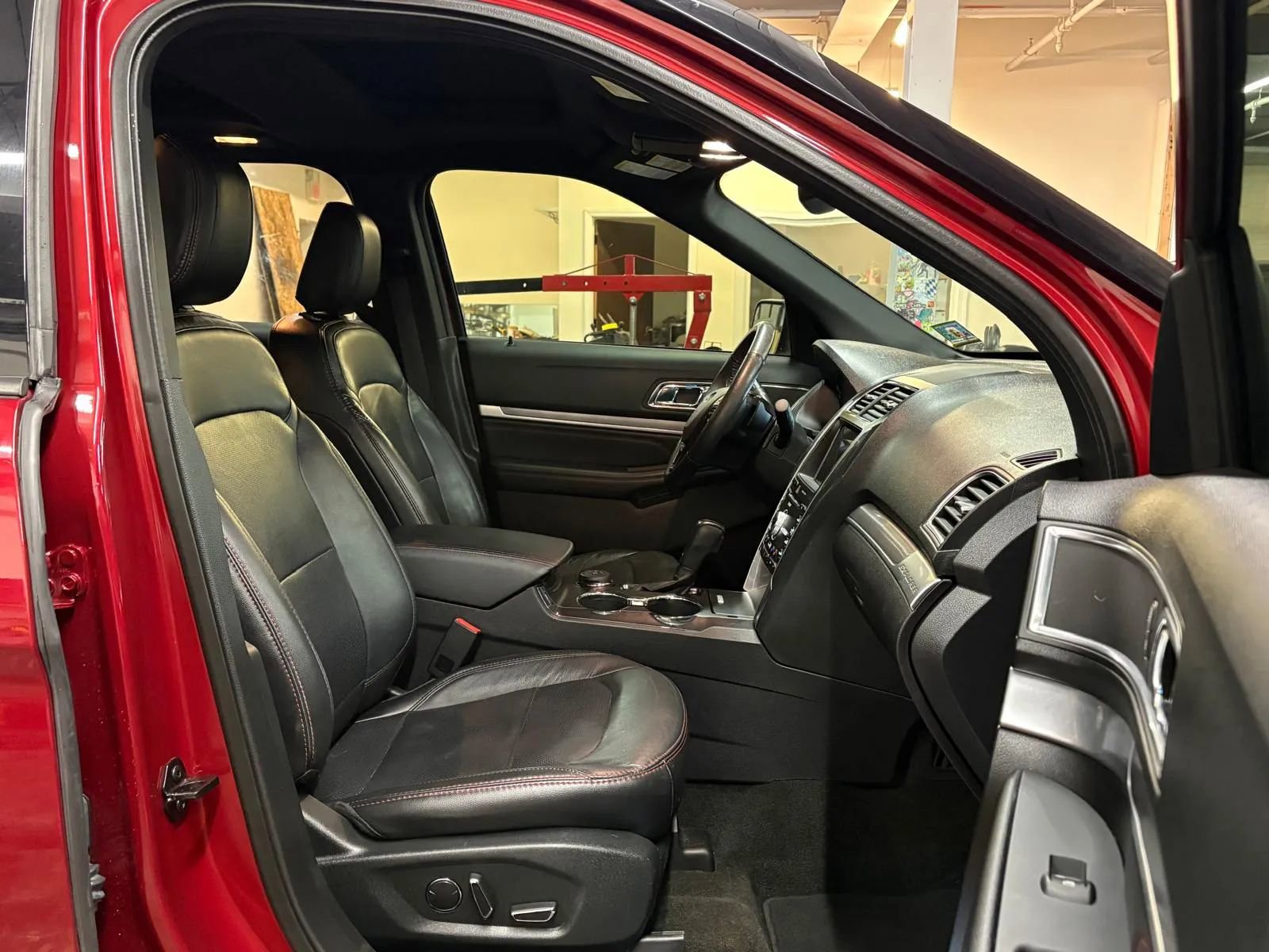 Used 2018 Ford Explorer Sport w/ Equipment Group 401A image 21