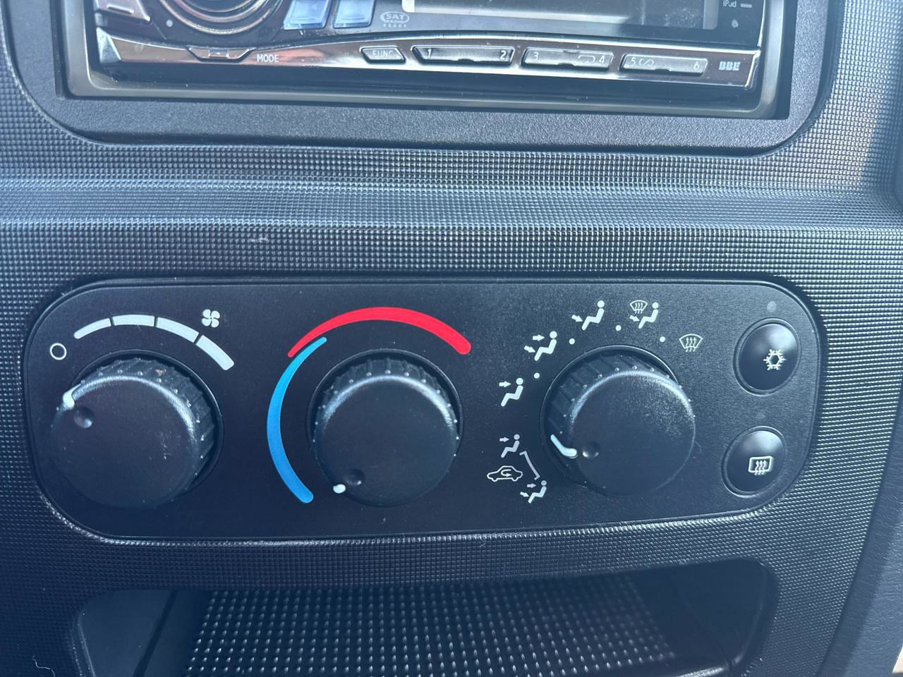 Used 2004 Dodge Ram 1500 Truck SLT image 16