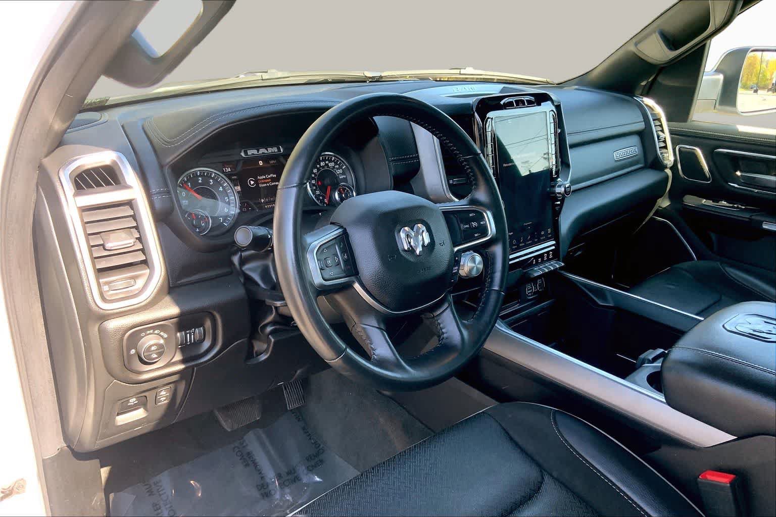 Used 2023 RAM 1500 Laramie AWD/4WD image 18