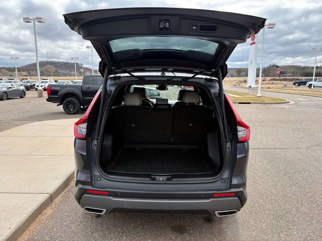 Used 2025 Honda CR-V Sport Touring image 4