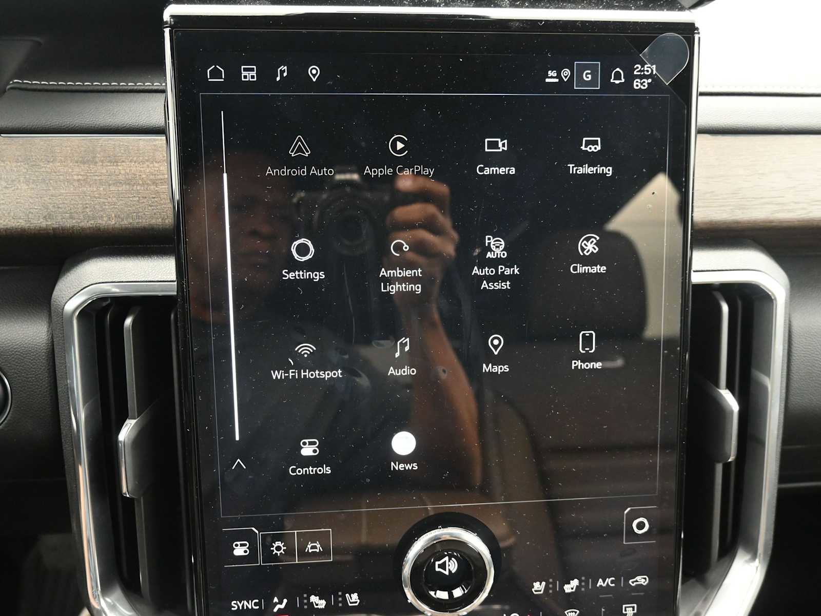 New 2026 GMC Acadia Denali Ultimate w/ LPO, Floor Liner Package image 17