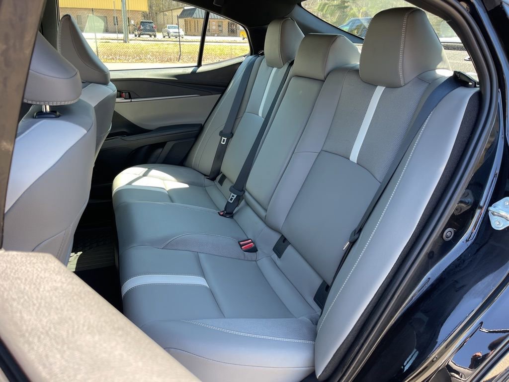 Used 2025 Toyota Camry SE w/ Convenience Package image 21