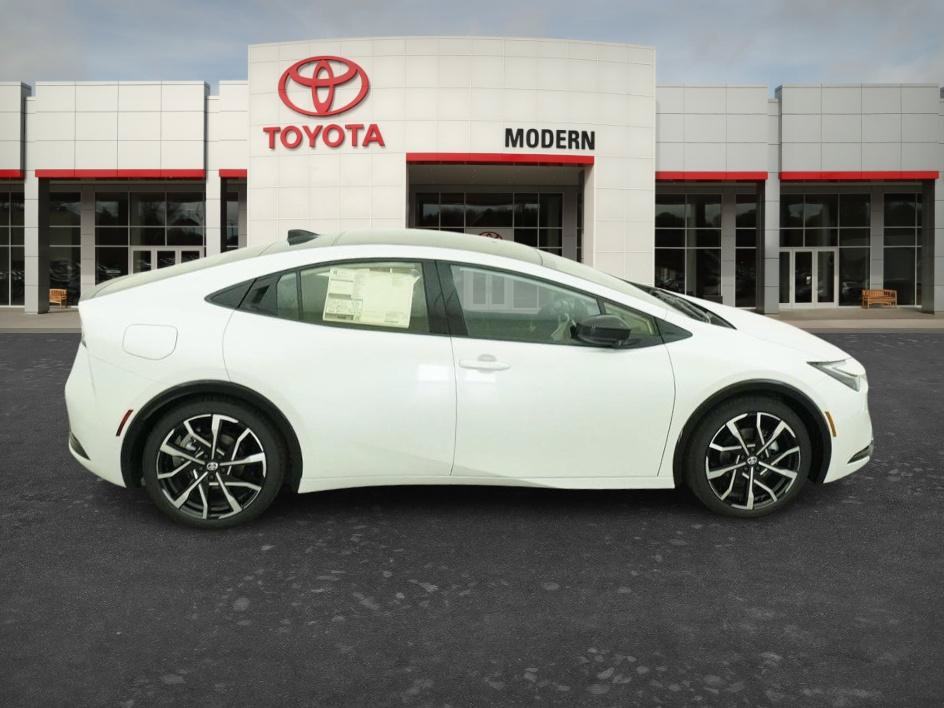 New 2027 Toyota Prius Plug-In Hybrid FWD image 14
