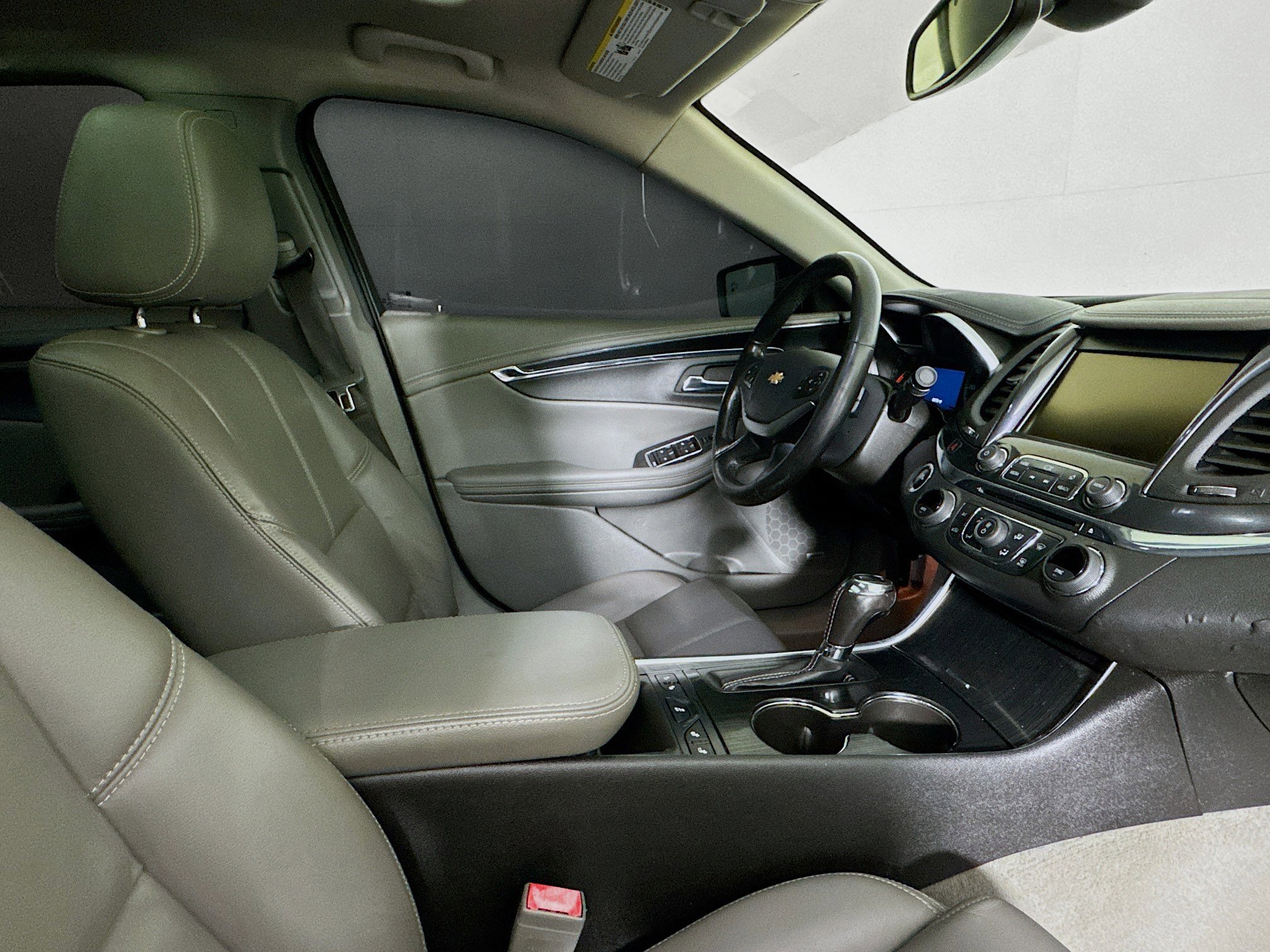 Used 2019 Chevrolet Impala LT w/ Sunroof and Spoiler Package image 28