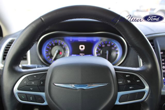 Used 2021 Chrysler 300 Touring w/ Sport Appearance Package image 10