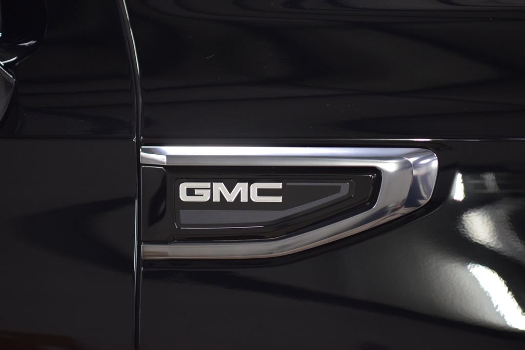 Used 2024 GMC Yukon AT4 AWD/4WD image 16