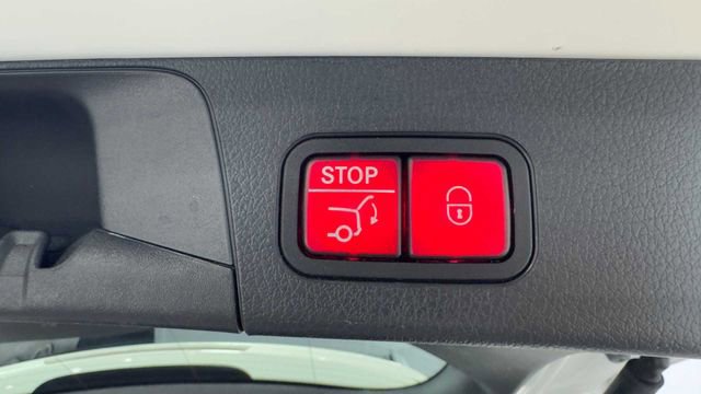 Used 2022 Mercedes-Benz GLB 250 image 38