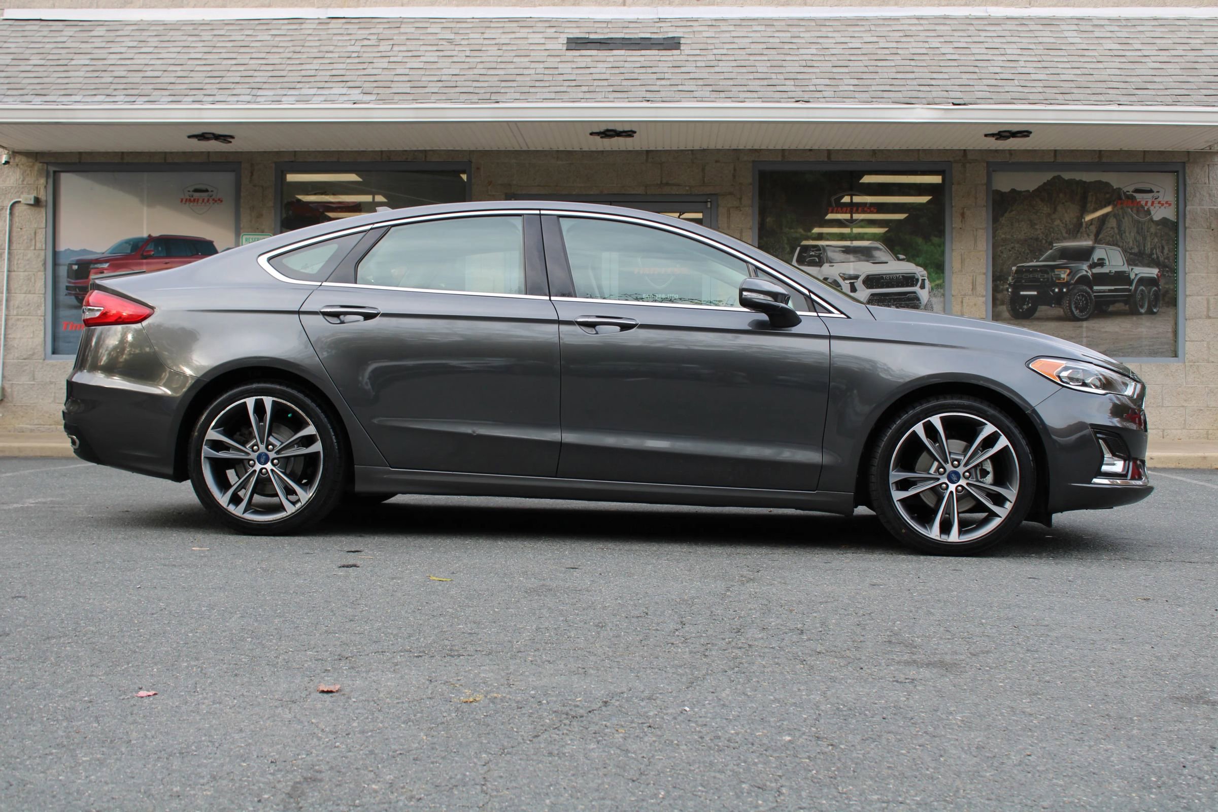 Used 2020 Ford Fusion Titanium image 22