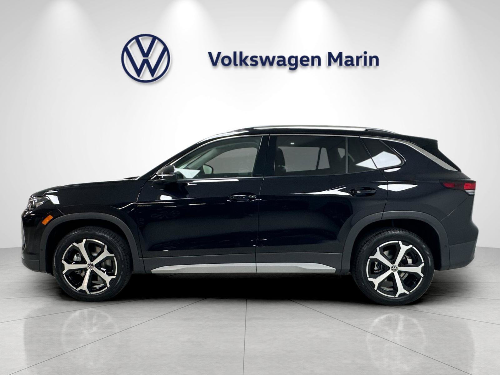 New 2026 Volkswagen Tiguan SE AWD/4WD image 2