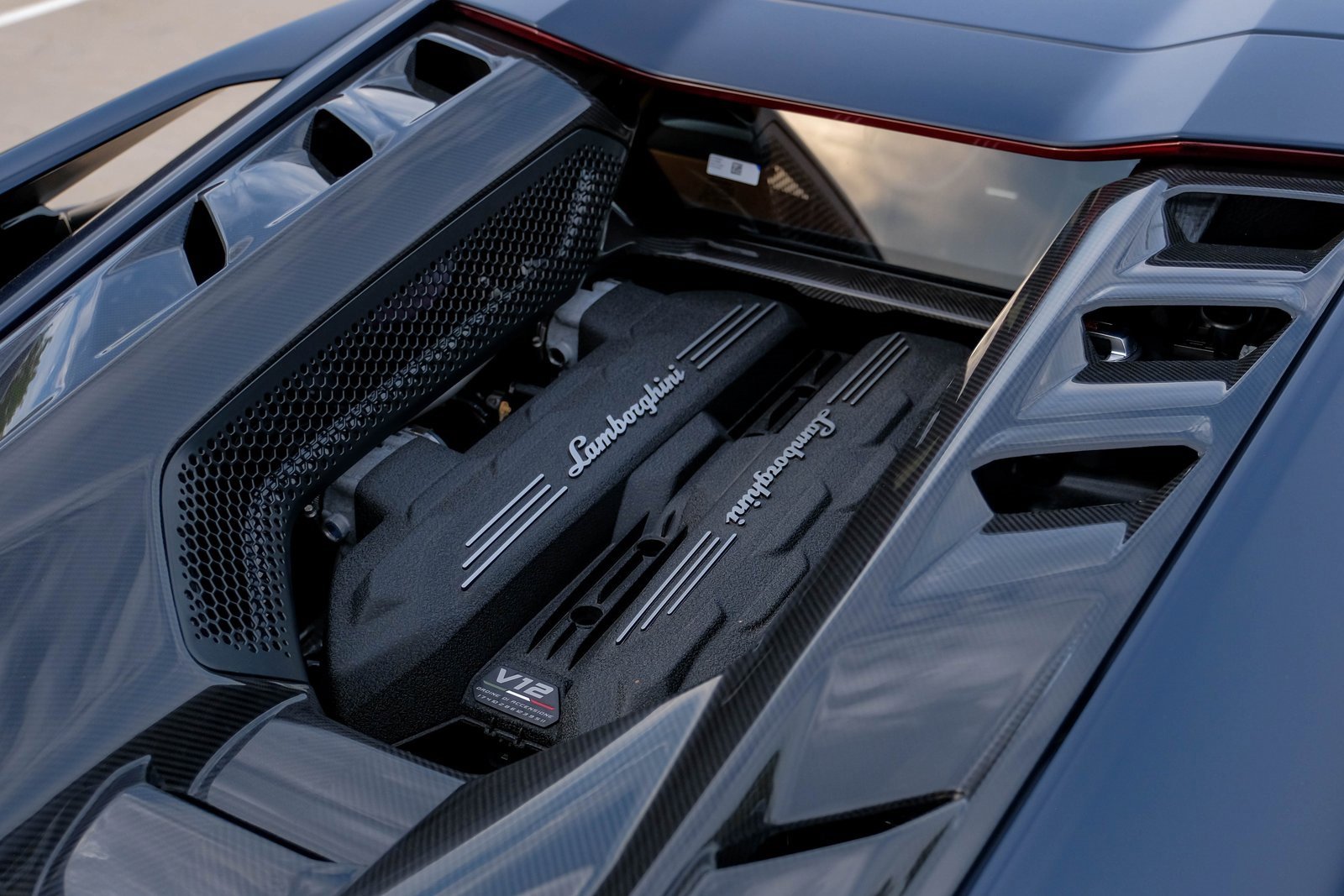 Used 2025 Lamborghini Revuelto image 54
