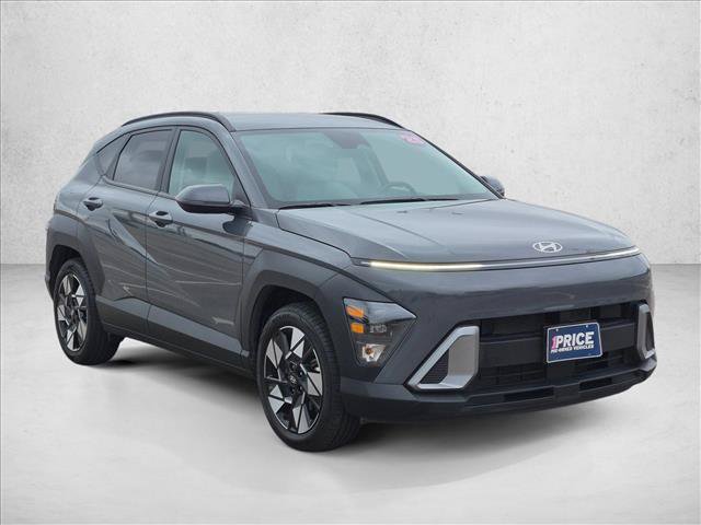 Used 2025 Hyundai Kona SEL FWD image 3