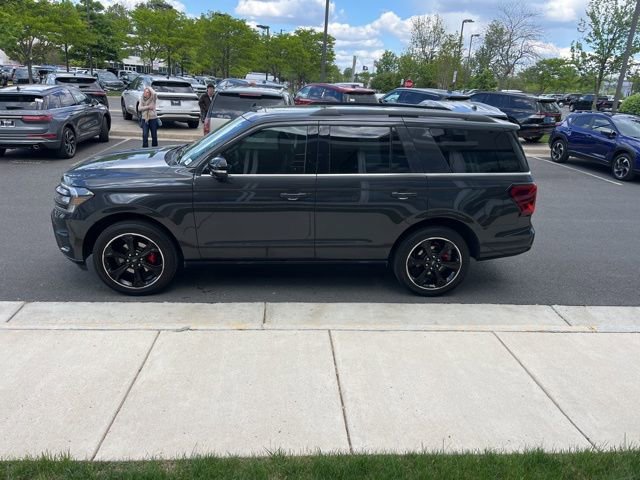 Used 2023 Ford Expedition Limited image 4