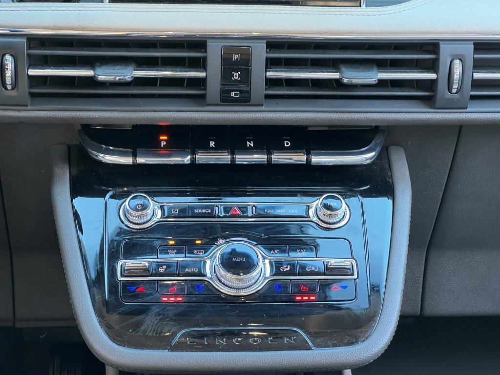 Used 2022 Lincoln Corsair AWD w/ Premium Package image 24