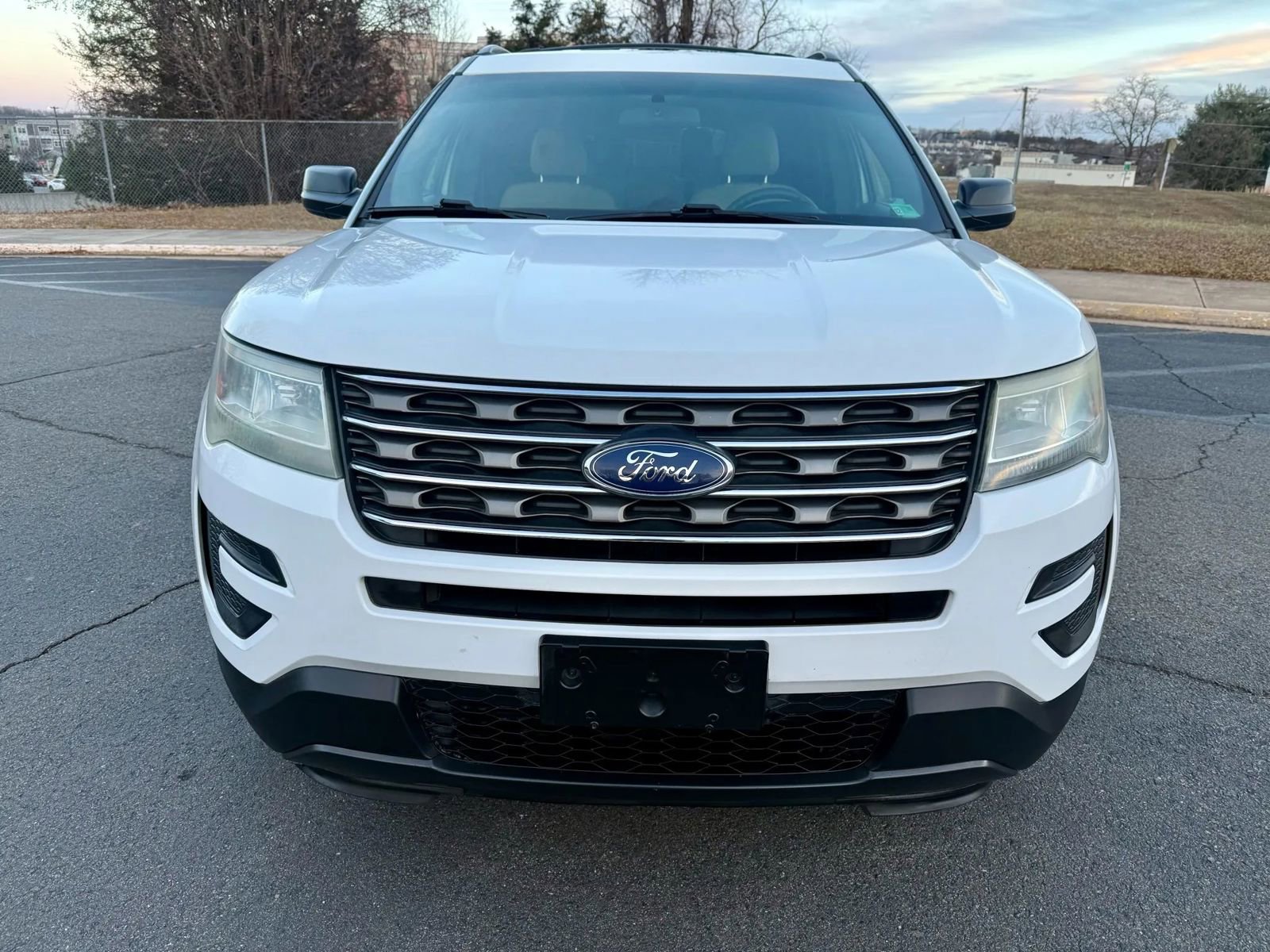 Used 2016 Ford Explorer FWD image 2