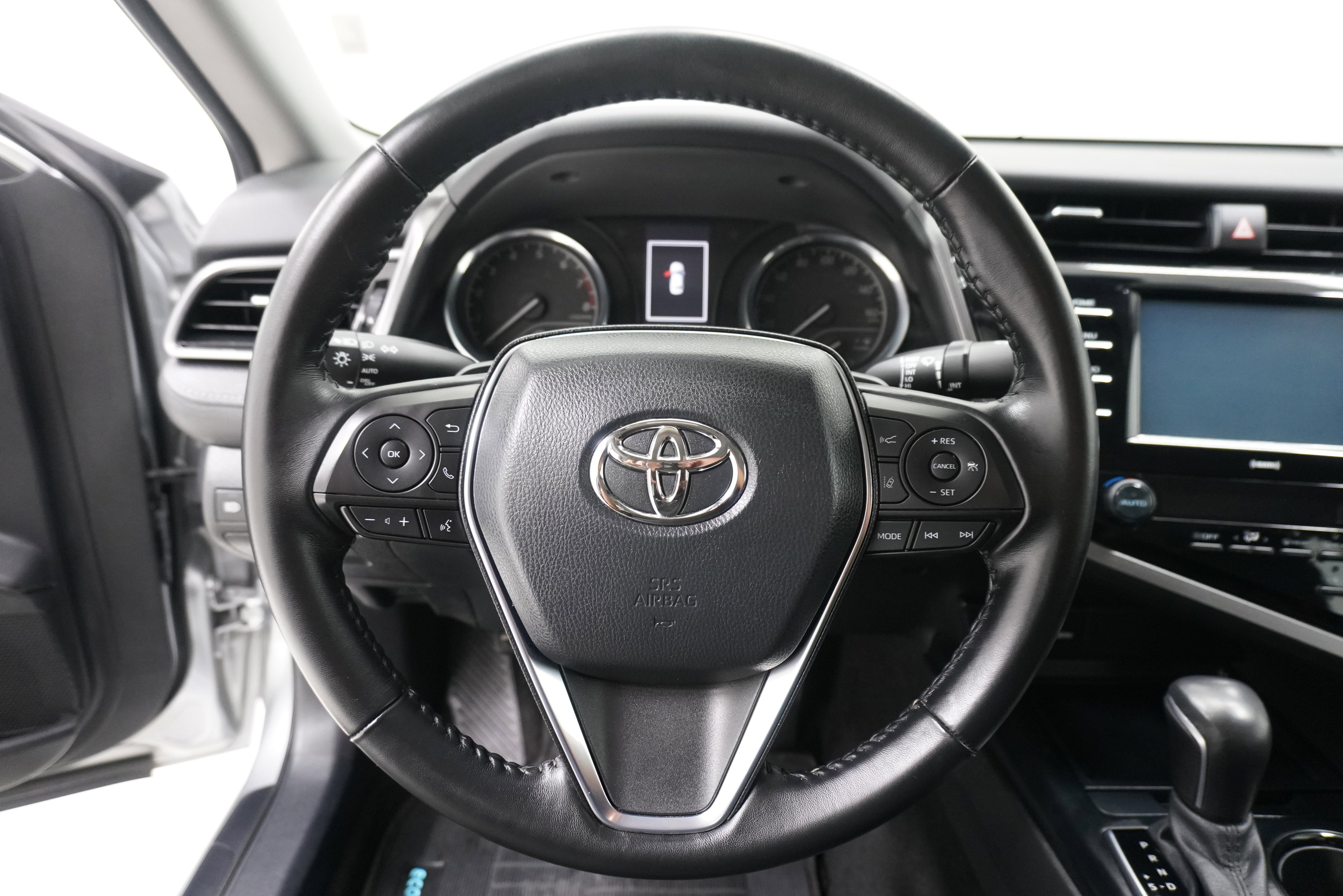 Used 2020 Toyota Camry SE FWD image 15