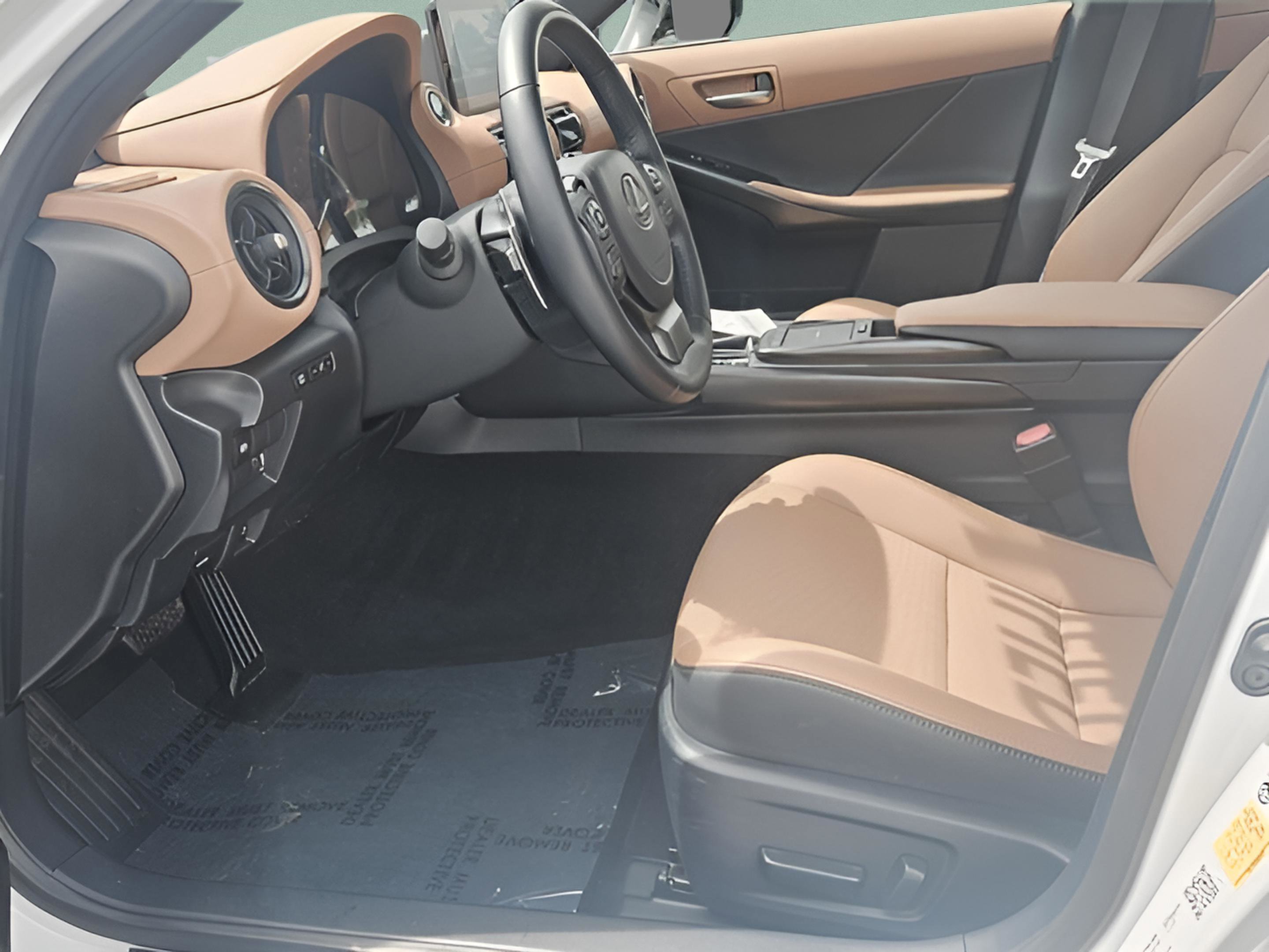 Used 2025 Lexus IS 350 F Sport w/ Accessory Package image 9