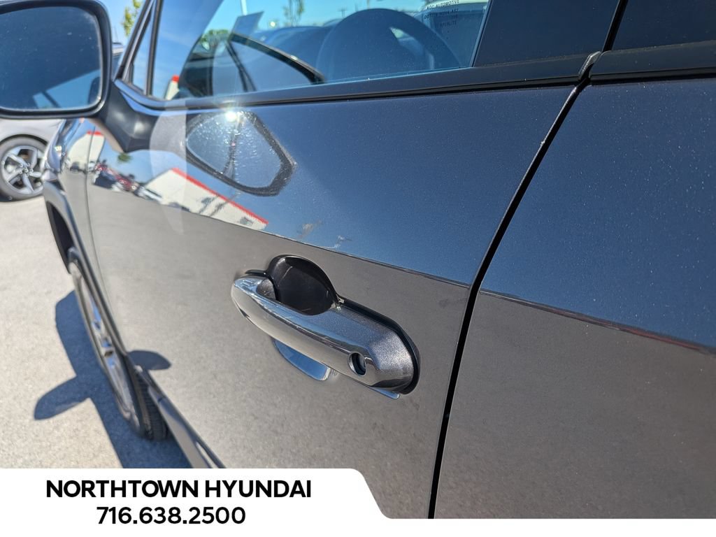Used 2025 Toyota RAV4 XLE AWD/4WD image 37