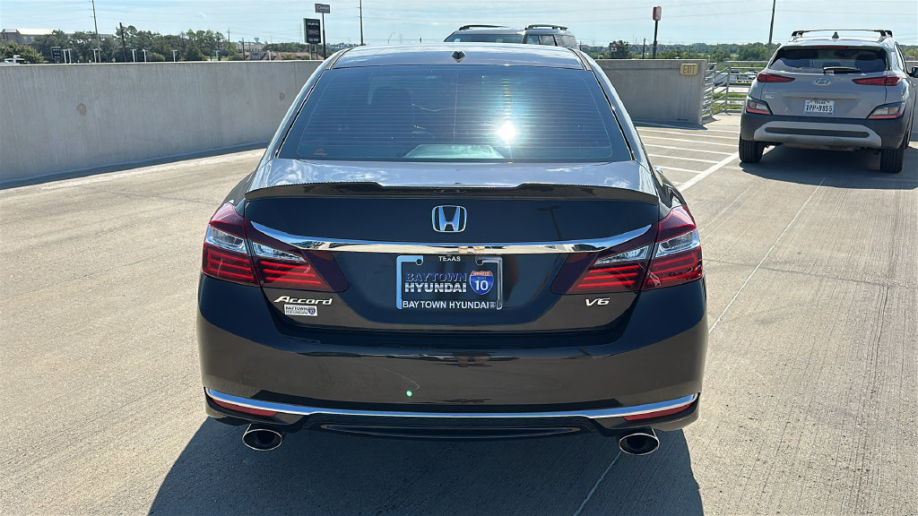 Used 2022 Honda Accord Sport image 12