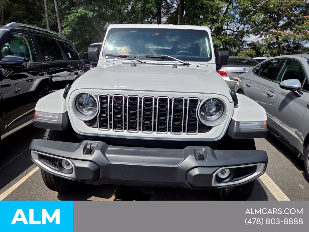 Used 2025 Jeep Wrangler Unlimited Sahara AWD/4WD image 16