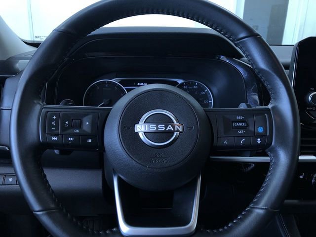 Used 2025 Nissan Pathfinder SV image 24