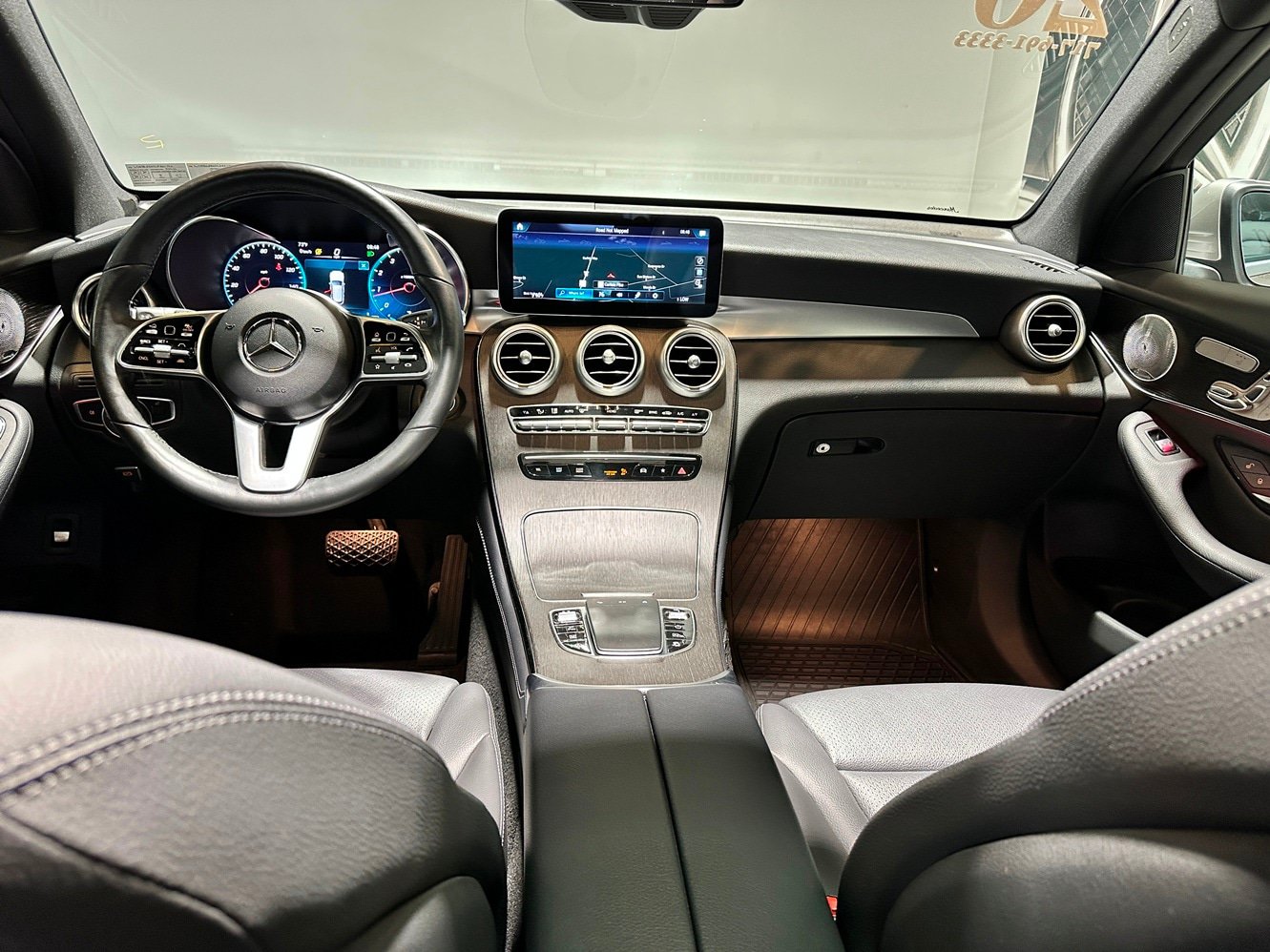 Used 2020 Mercedes-Benz GLC 300 4MATIC image 9