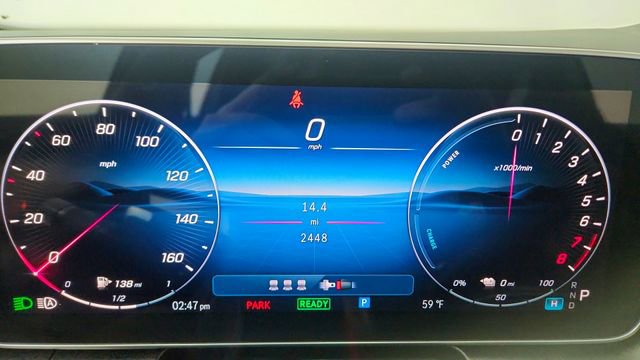 Used 2025 Mercedes-Benz GLC 350e 4MATIC image 39