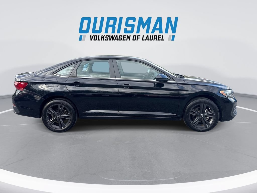 Used 2023 Volkswagen Jetta SE FWD image 9