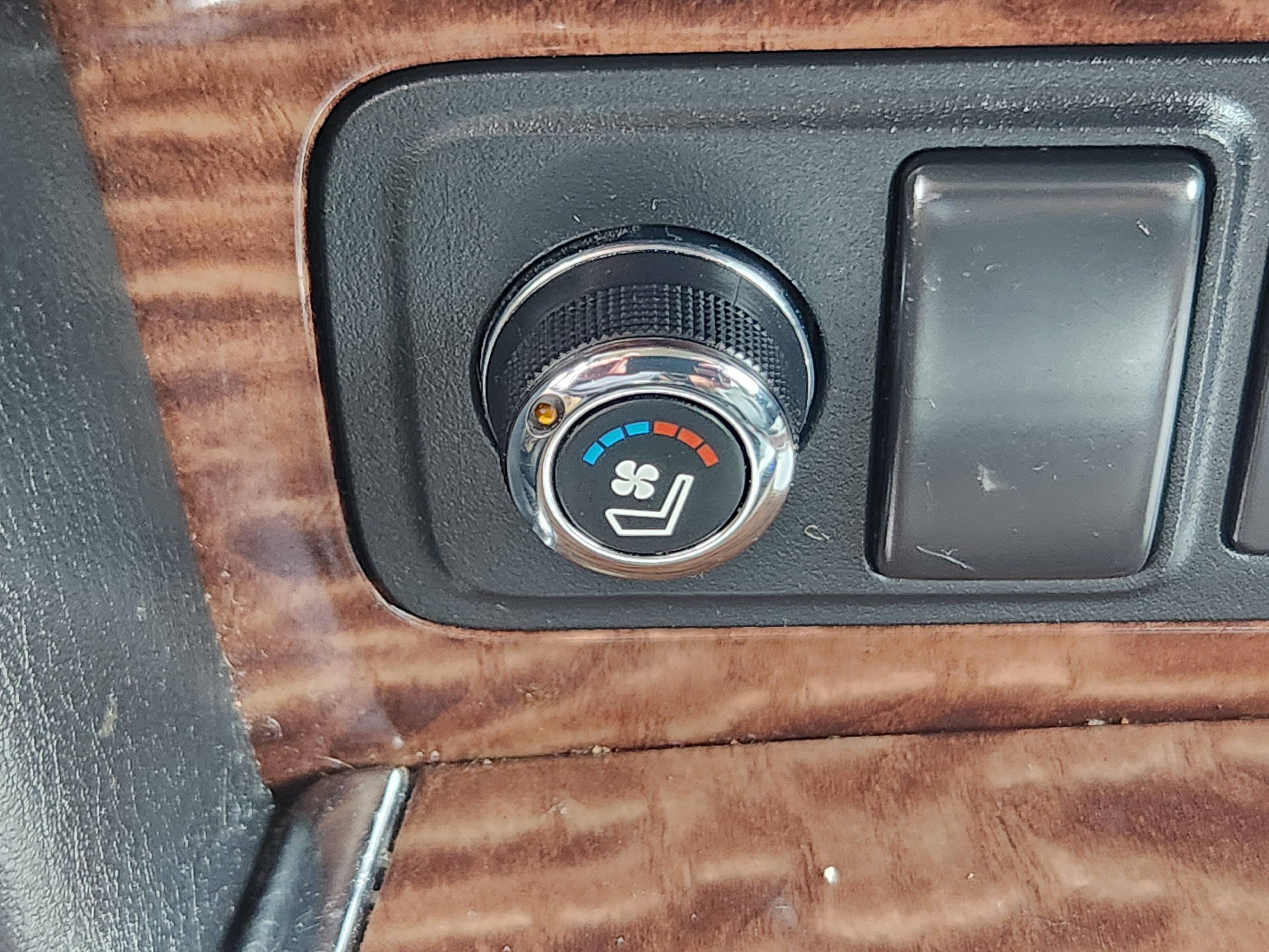 Used 2019 Nissan Armada Platinum w/ Captain's Chairs Package AWD/4WD image 15