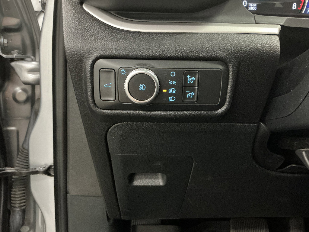 Used 2021 Ford Explorer XLT w/ Equipment Group 202A AWD/4WD image 14