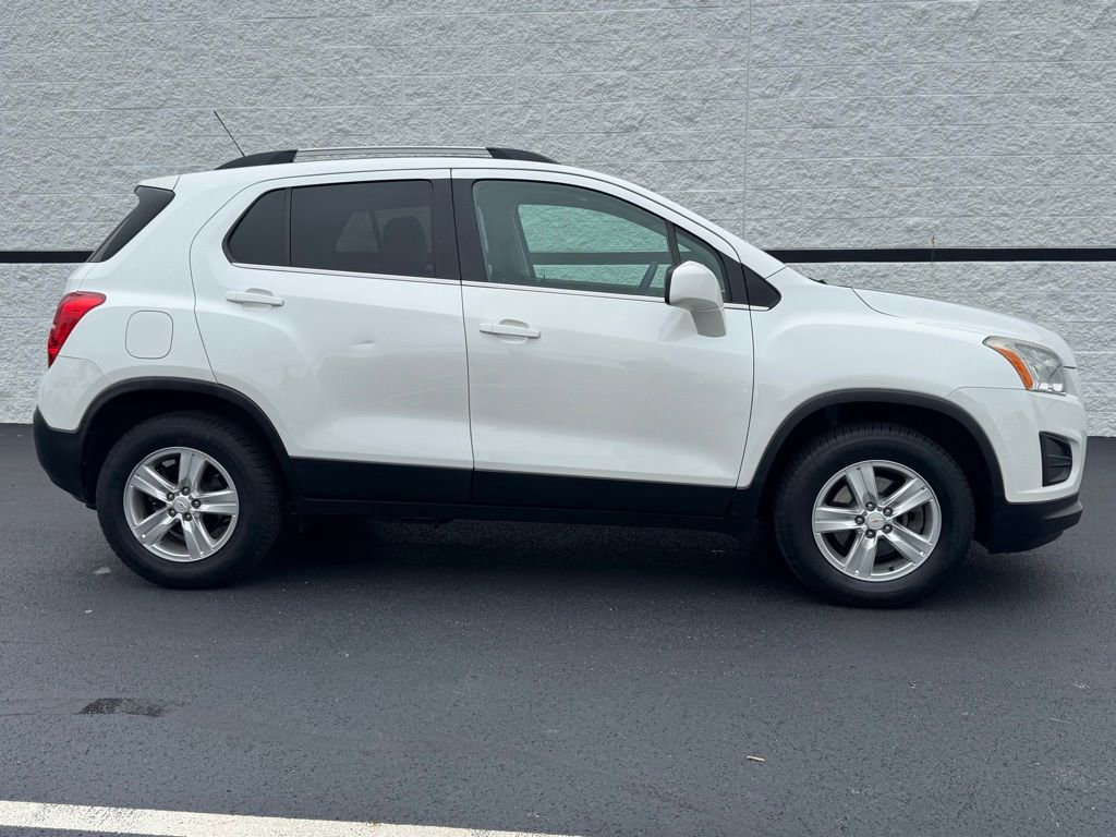 Used 2015 Chevrolet Trax LT w/ LT Sun and Sound Package AWD/4WD image 6