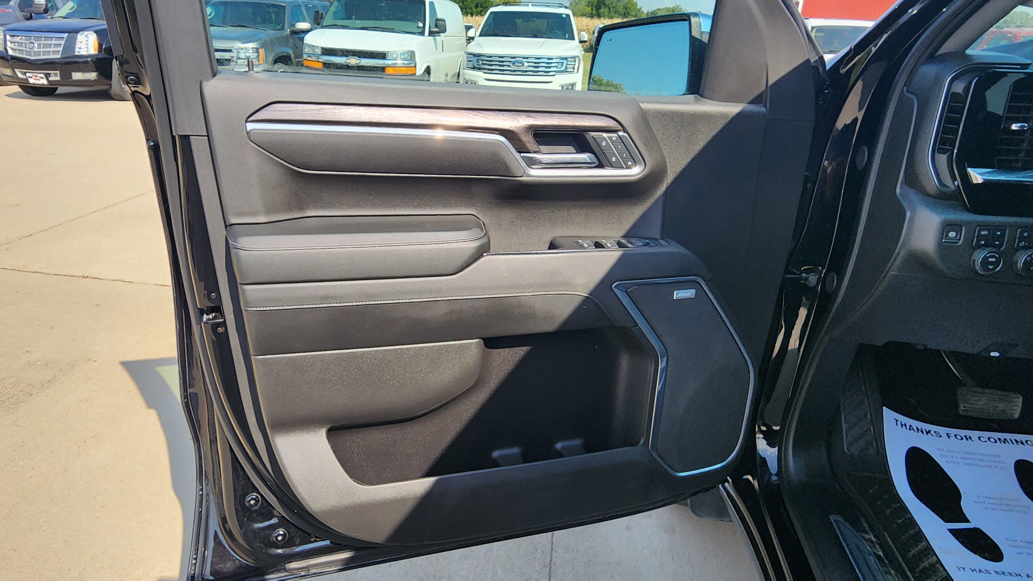 Used 2025 Chevrolet Silverado 1500 LTZ w/ Z71 Off-Road Package image 10