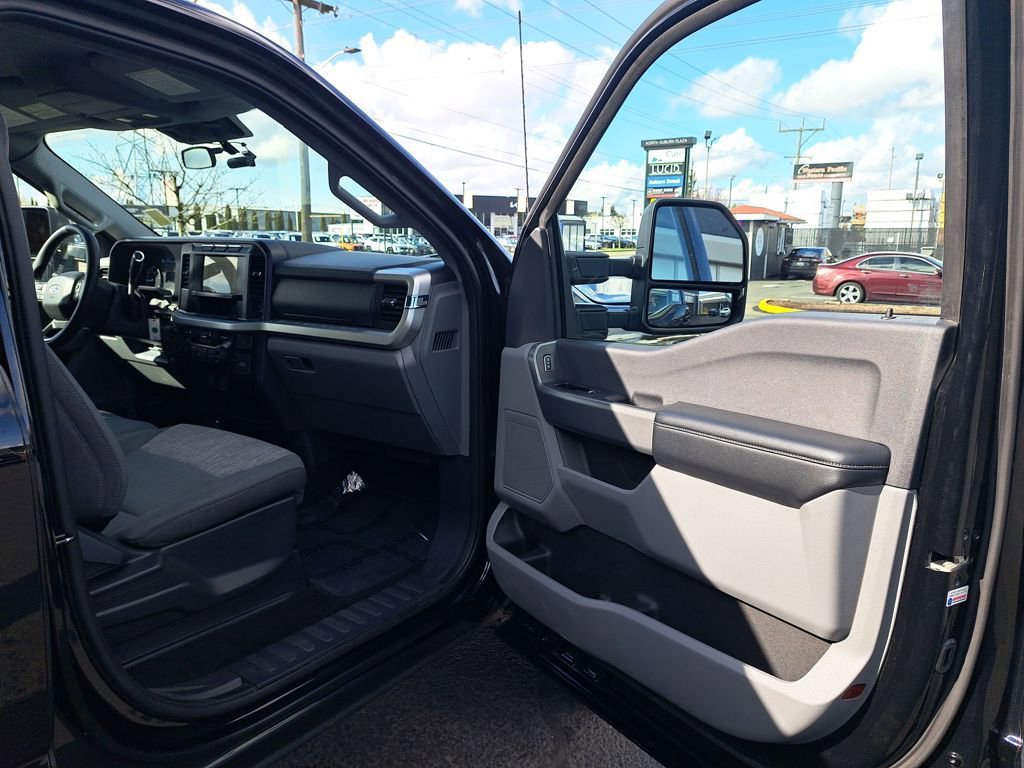 Used 2024 Ford F350 XLT AWD/4WD image 18