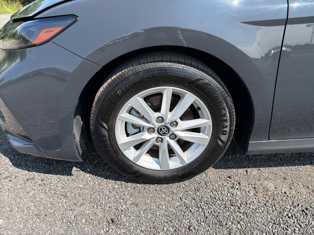 Used 2025 Toyota Camry LE w/ Convenience Package FWD image 29
