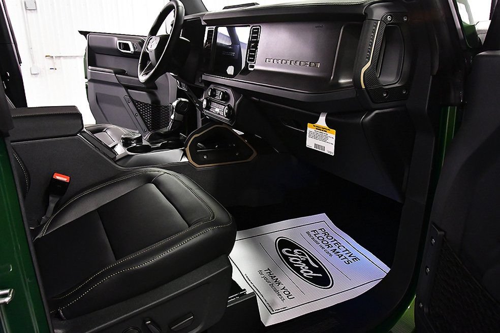 New 2025 Ford Bronco Badlands w/ Sasquatch Package AWD/4WD image 29
