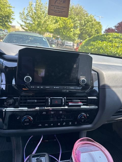 Used 2025 Nissan Pathfinder Rock Creek image 4