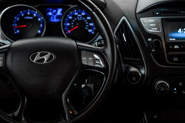 Used 2015 Hyundai Tucson SE AWD/4WD image 15