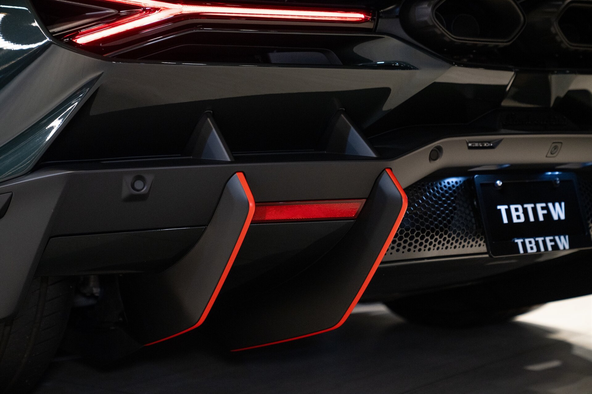 Used 2024 Lamborghini Revuelto AWD/4WD image 33