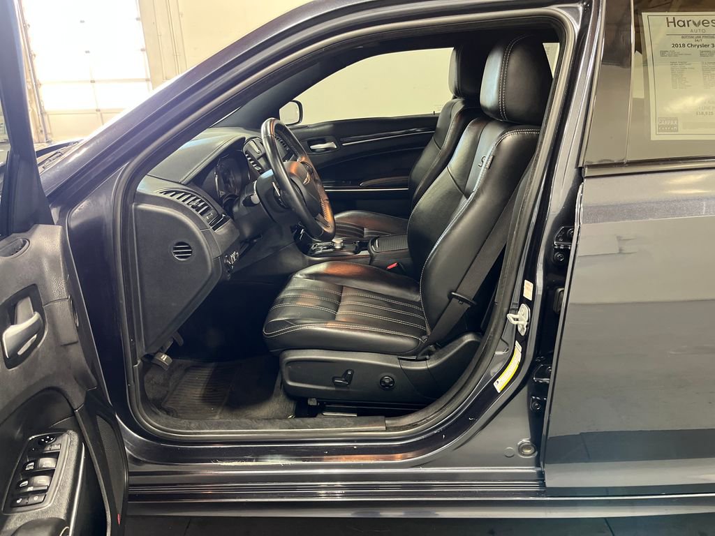 Used 2018 Chrysler 300 S w/ 300S Premium Group image 28