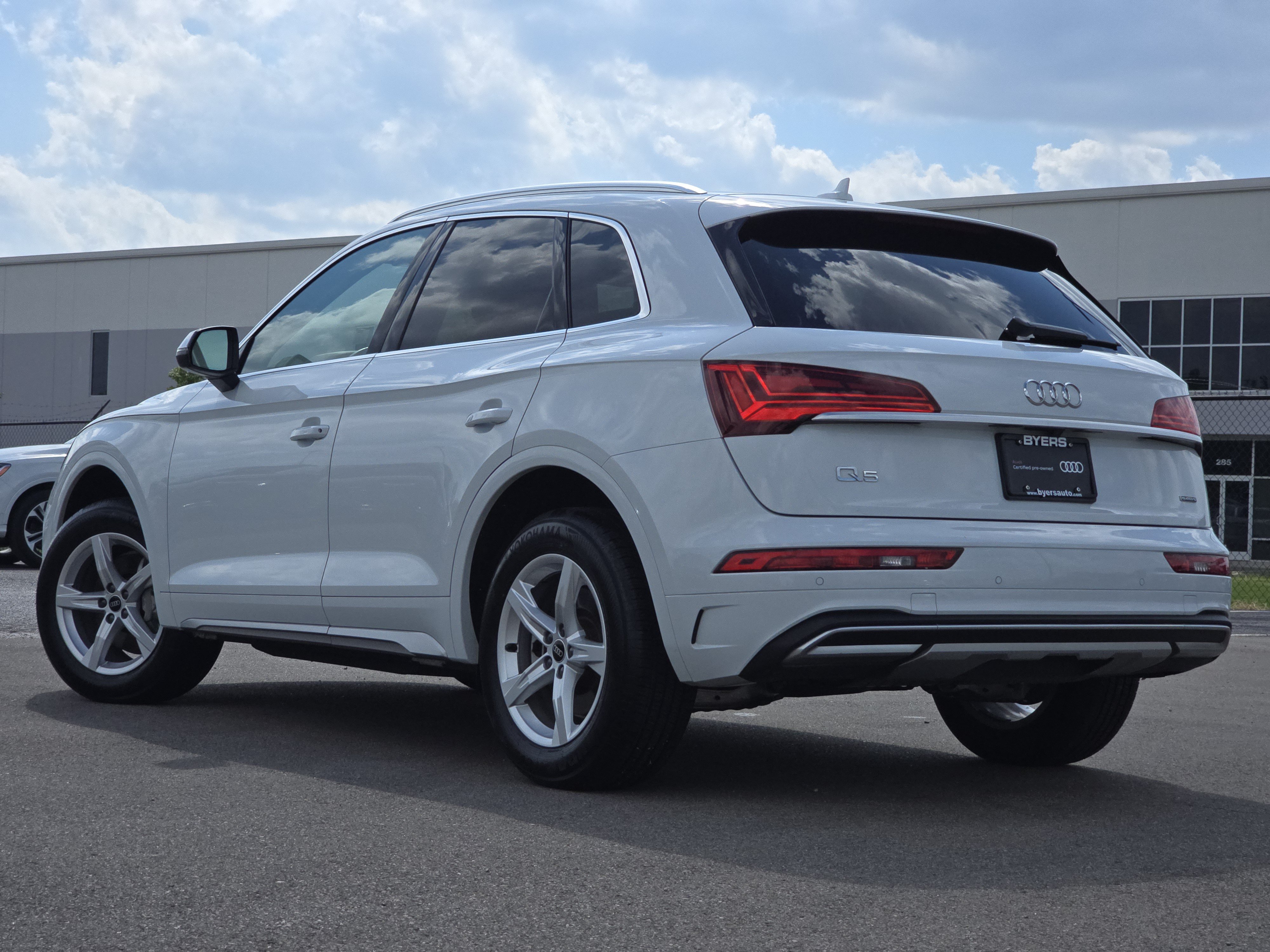 Certified 2023 Audi Q5 2.0T Premium w/ Convenience Package AWD/4WD image 5