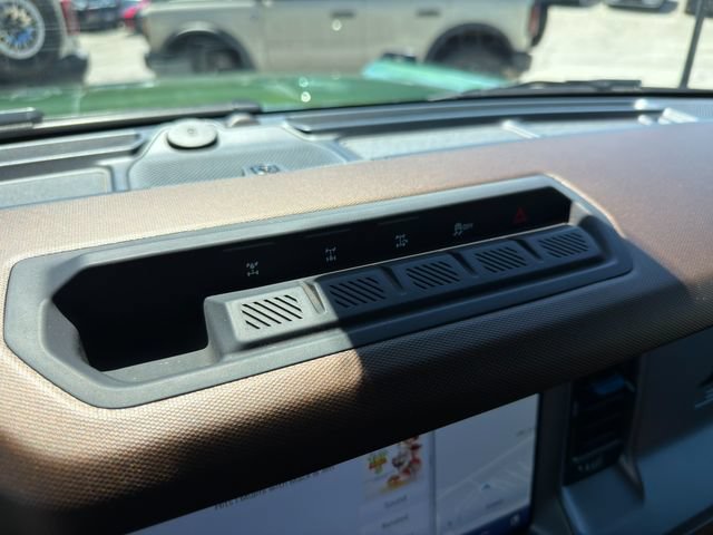 Used 2023 Ford Bronco Outer Banks w/ Sasquatch Package AWD/4WD image 37