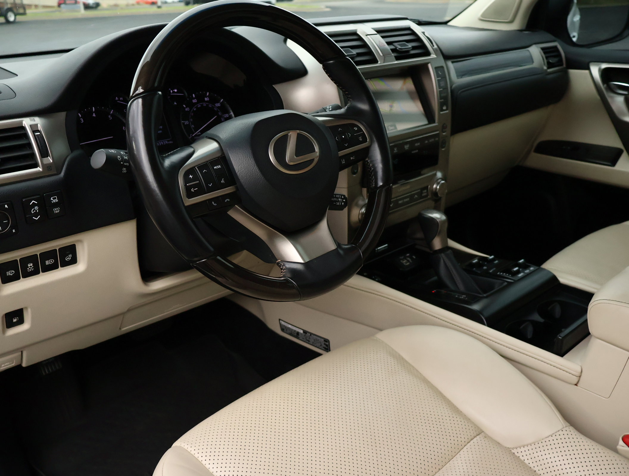 Used 2021 Lexus GX 460 Luxury w/ Off Road Package AWD/4WD image 3