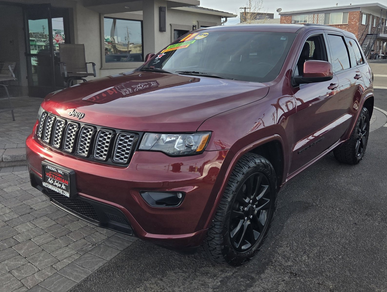 Used 2017 Jeep Grand Cherokee Altitude