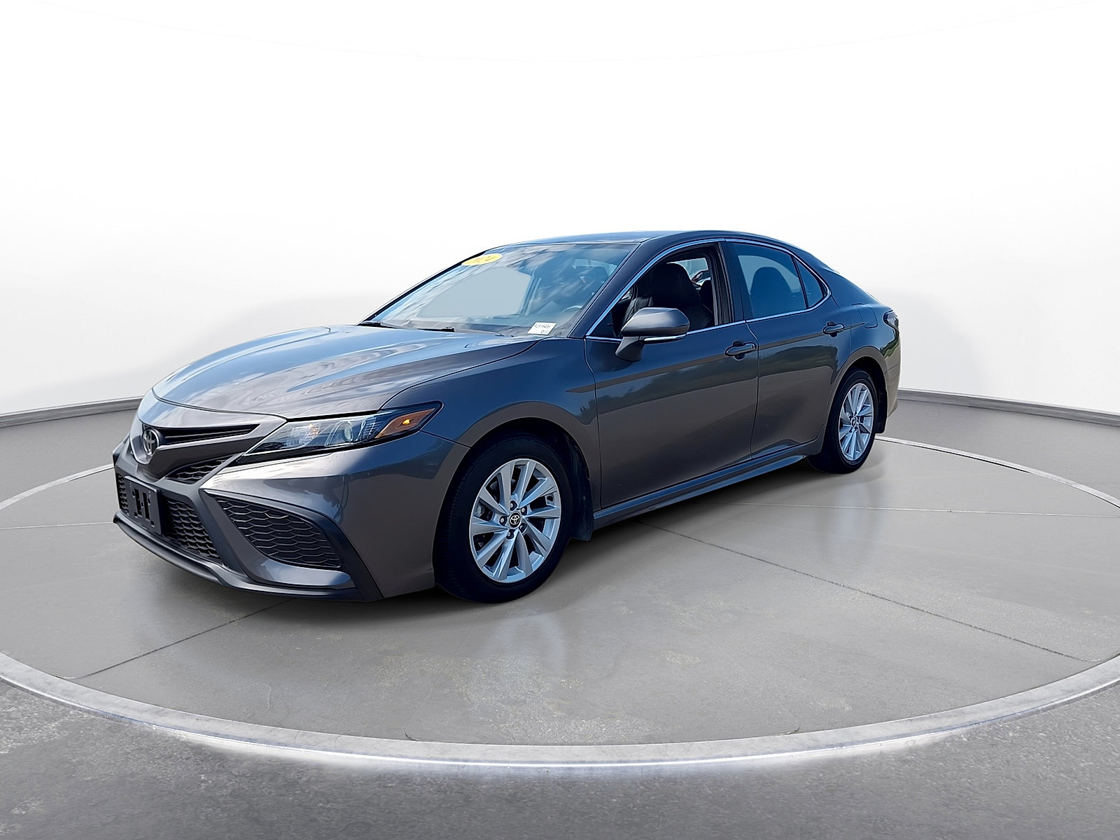 Used 2024 Toyota Camry SE FWD image 4