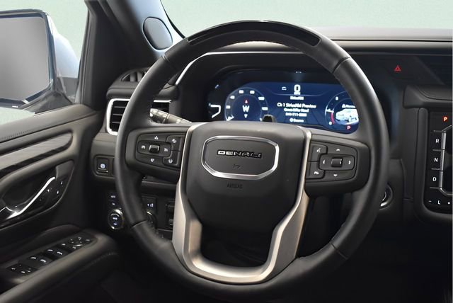 Used 2024 GMC Yukon Denali w/ Denali Reserve Package image 24