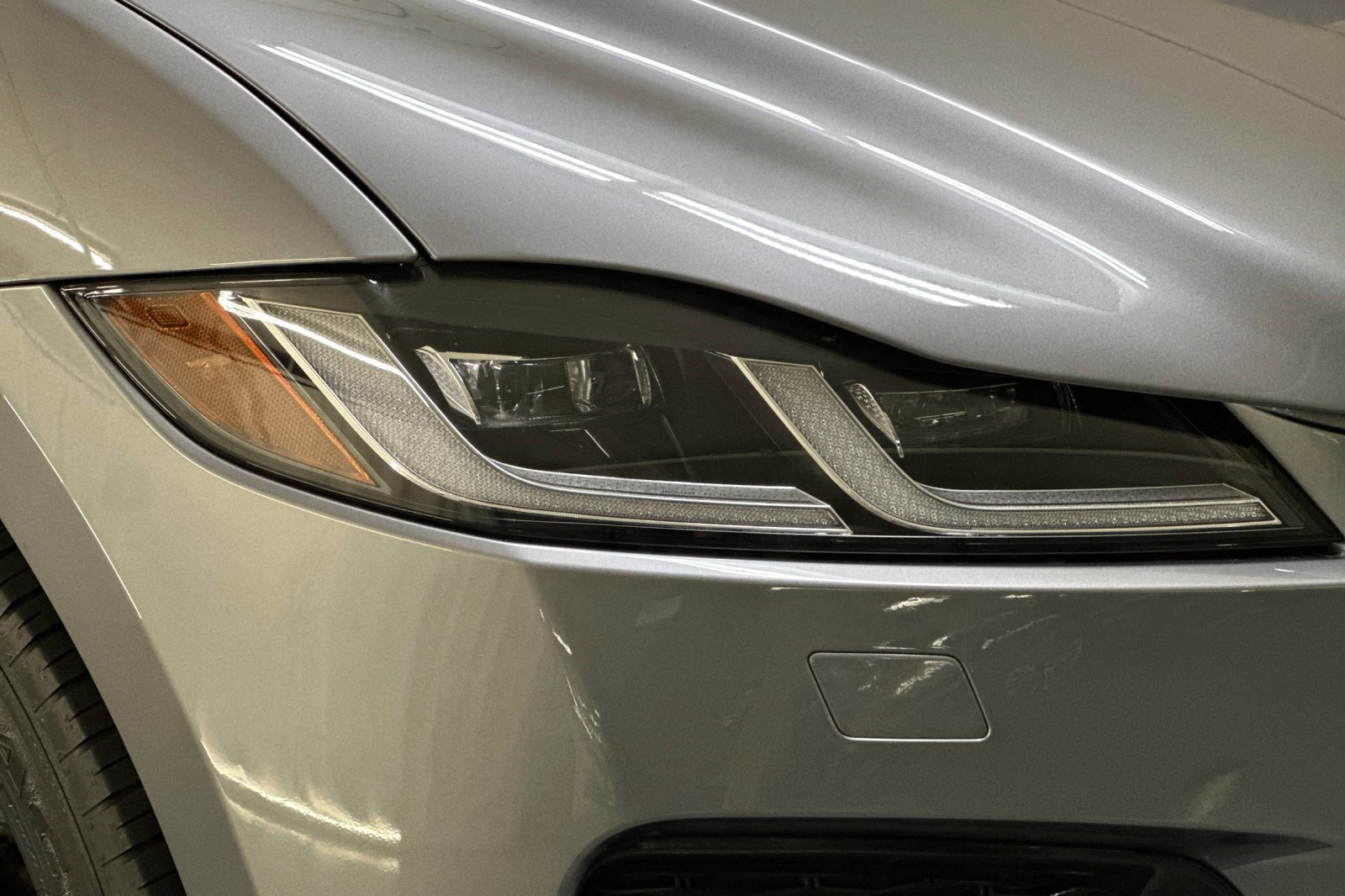 Used 2024 Jaguar F-PACE R-Dynamic S image 10