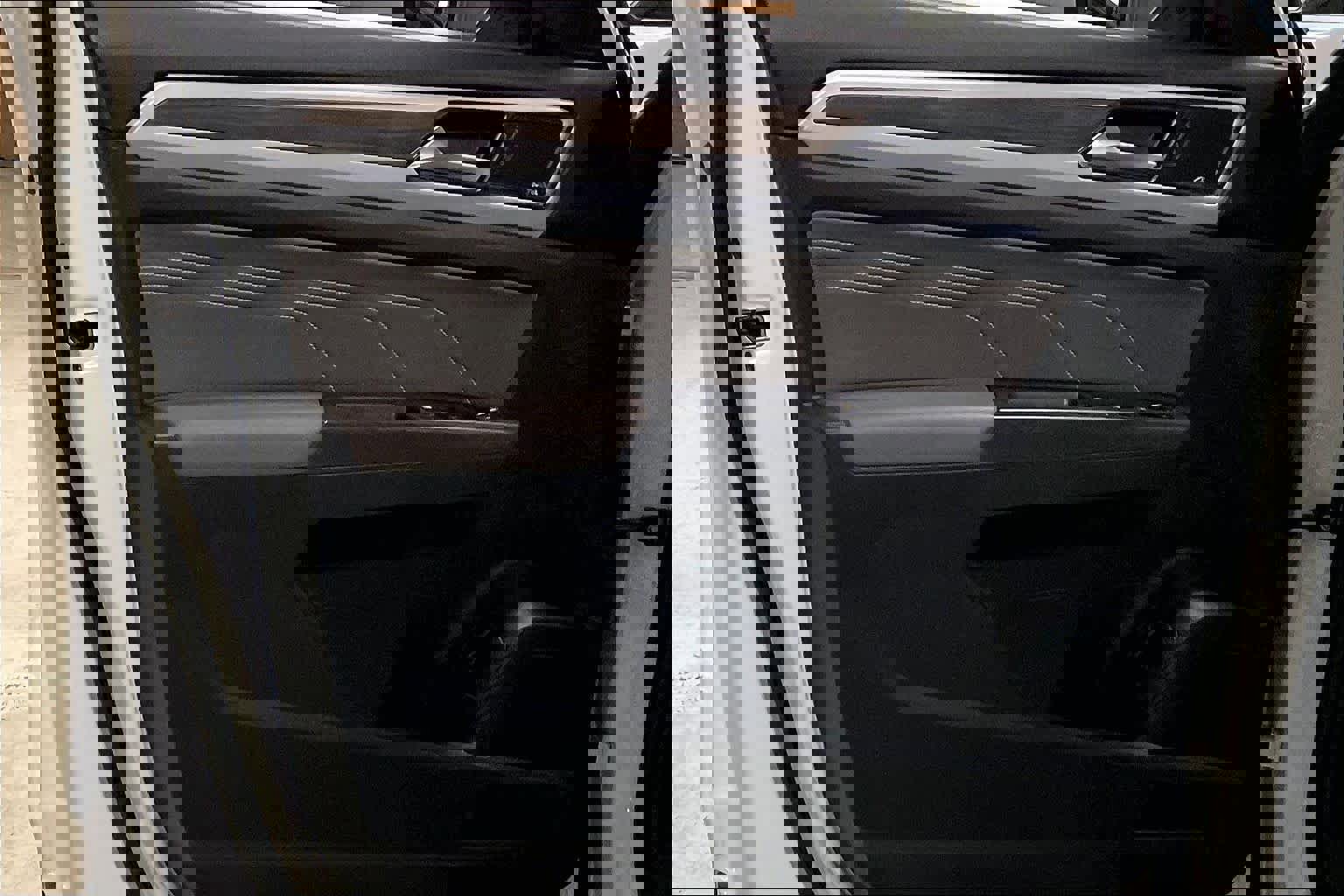 Used 2021 Volkswagen Atlas SEL Premium image 20