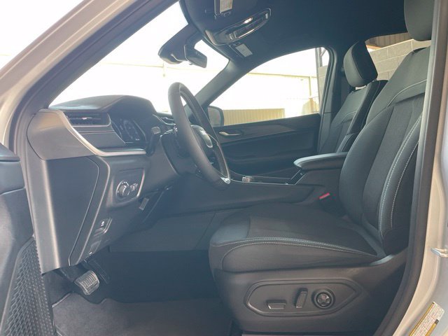 Used 2025 Jeep Grand Cherokee Laredo RWD image 19